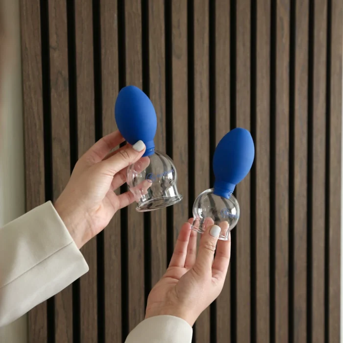 Bindweefselmassage cups voor natuurlijke lichaamsbehandelingen bij Vida Skin